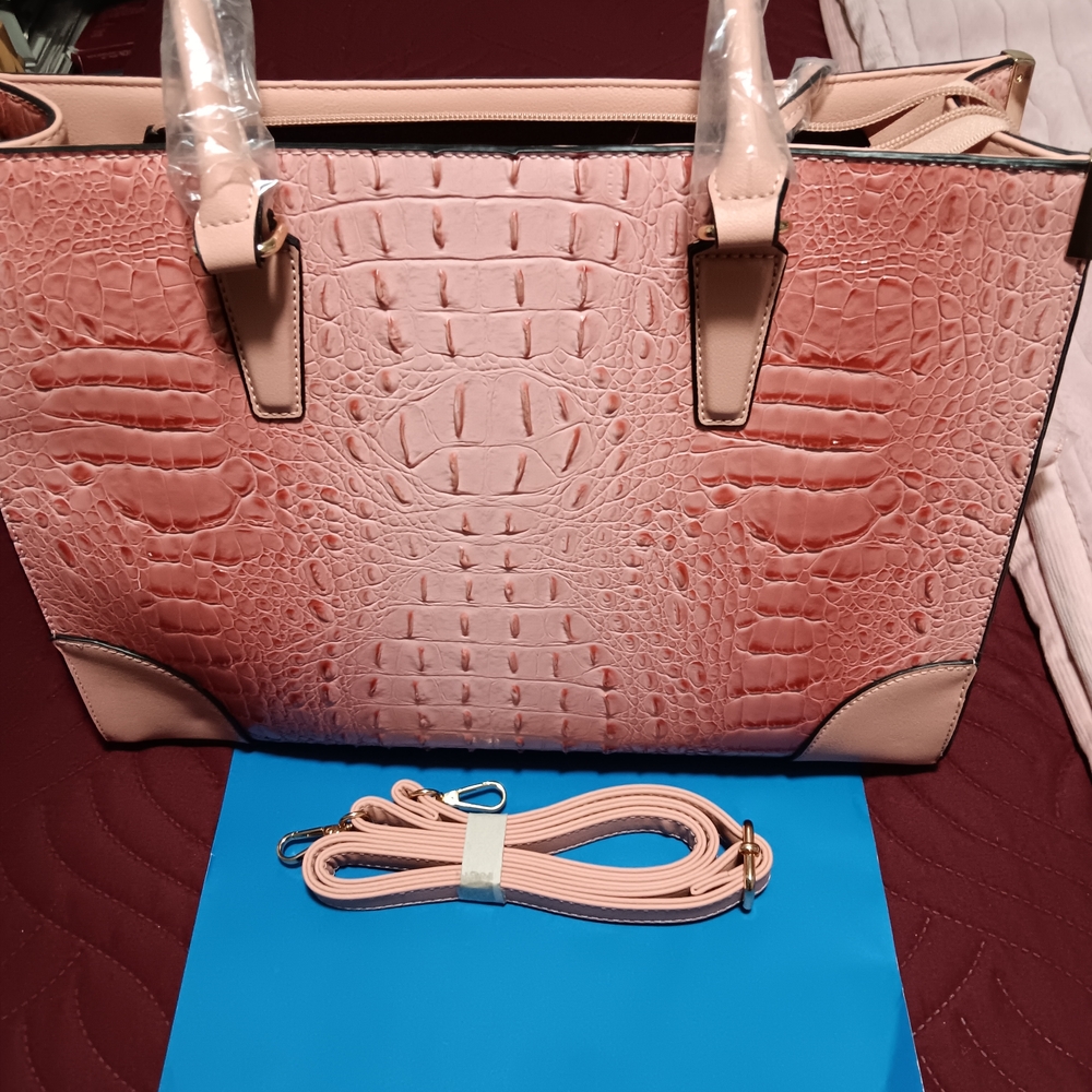 Elegant Pink Crocodile-Embossed Women's Bag